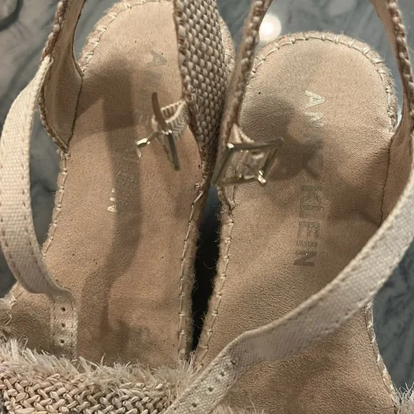 Women’s Shoes - Picture 3 of 5